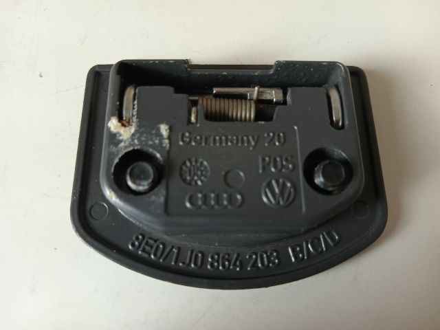 bontott AUDI A4 B7 Csomagrögzítő