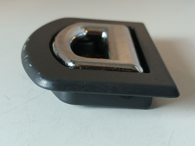 bontott AUDI A4 B7 Csomagrögzítő