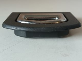 bontott AUDI A4 B7 Csomagrögzítő