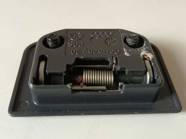 bontott AUDI A4 B7 Csomagrögzítő