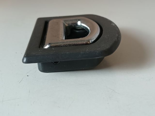 bontott AUDI A4 B7 Csomagrögzítő