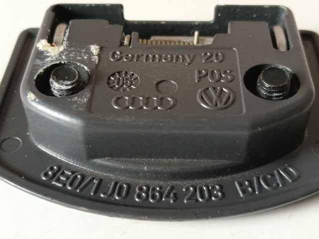 bontott AUDI A4 B7 Csomagrögzítő