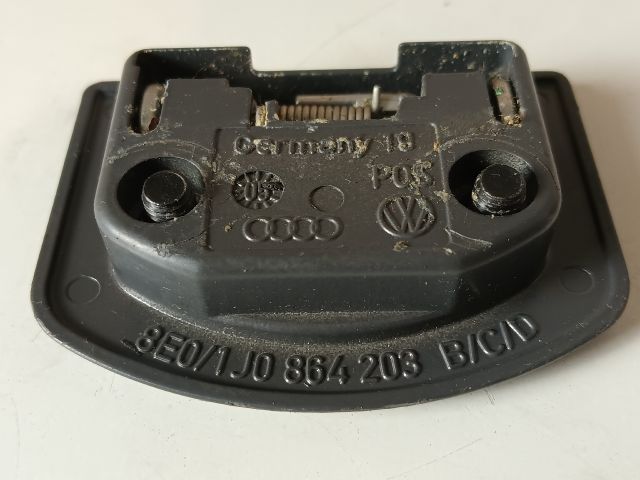 bontott AUDI A4 B7 Csomagrögzítő