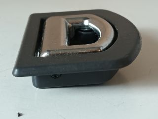 bontott AUDI A4 B7 Csomagrögzítő