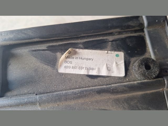 bontott AUDI A4 B7 Csomagtér Háló