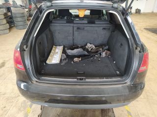 bontott AUDI A4 B7 Csomagtérajtó Burkolat Alsó