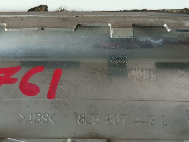 bontott AUDI A4 B7 Csomagtérajtó Díszléc