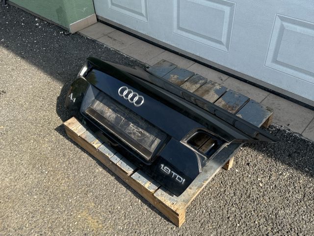 bontott AUDI A4 B7 Csomagtérajtó (Üres lemez)