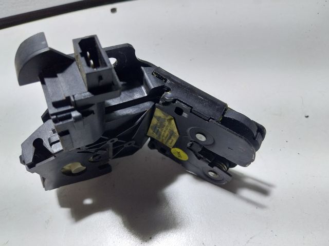 bontott AUDI A4 B7 Csomagtérajtó Zárszerkezet