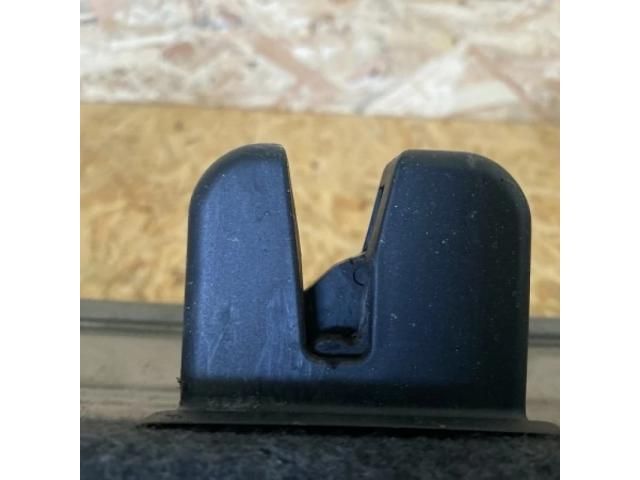 bontott AUDI A4 B7 Csomagtérajtó Zárszerkezet