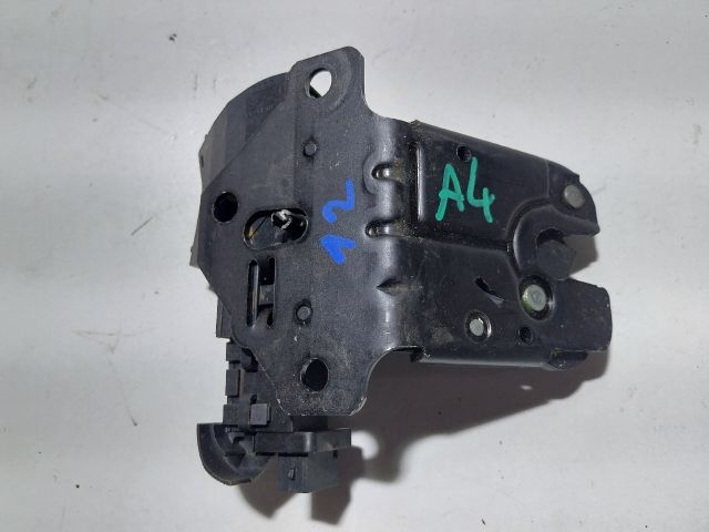 bontott AUDI A4 B7 Csomagtérajtó Zárszerkezet