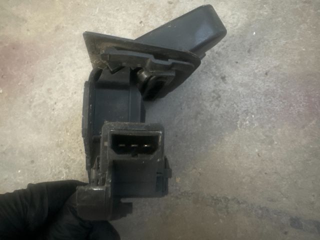 bontott AUDI A4 B7 Csomagtérajtó Zárszerkezet