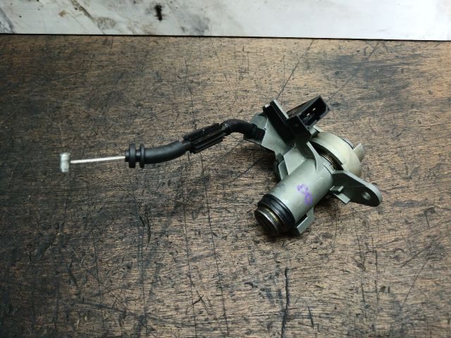 bontott AUDI A4 B7 Csomagtérajtó Zárszerkezet