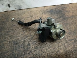 bontott AUDI A4 B7 Csomagtérajtó Zárszerkezet