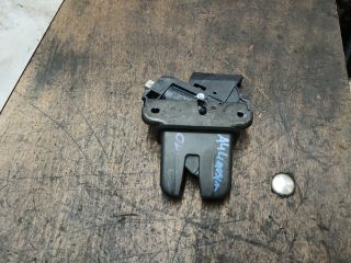 bontott AUDI A4 B7 Csomagtérajtó Zárszerkezet