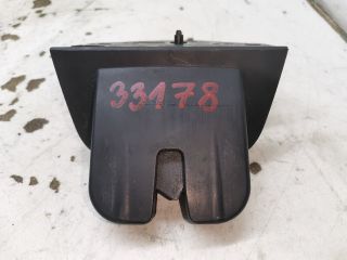 bontott AUDI A4 B7 Csomagtérajtó Zárszerkezet