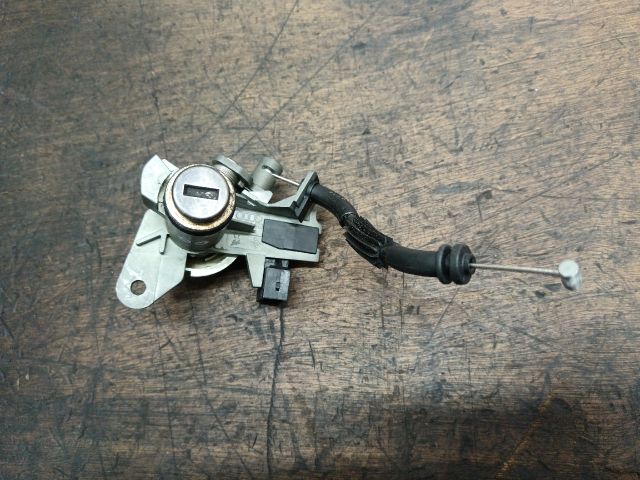 bontott AUDI A4 B7 Csomagtérajtó Zárszerkezet