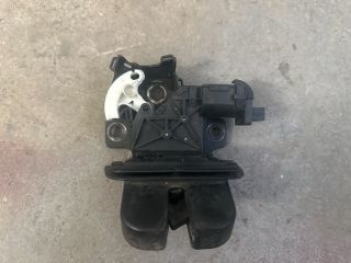 bontott AUDI A4 B7 Csomagtérajtó Zárszerkezet