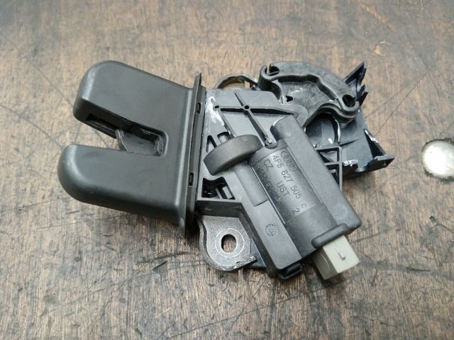 bontott AUDI A4 B7 Csomagtérajtó Zárszerkezet