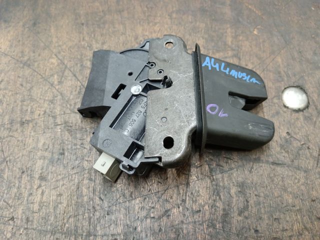 bontott AUDI A4 B7 Csomagtérajtó Zárszerkezet