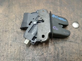 bontott AUDI A4 B7 Csomagtérajtó Zárszerkezet