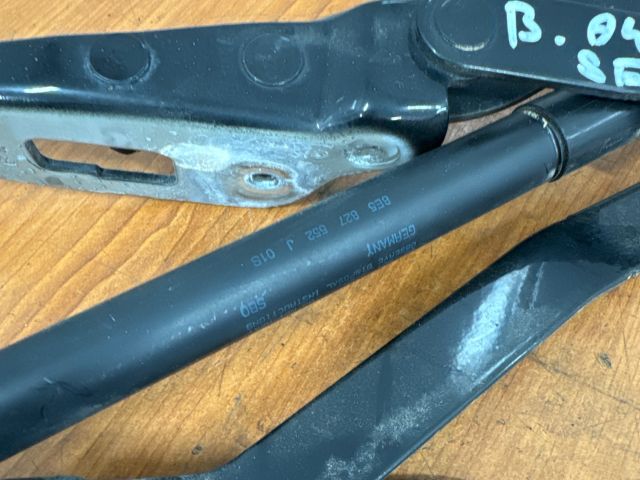 bontott AUDI A4 B7 Csomagtérajtó Zsanér