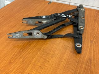 bontott AUDI A4 B7 Csomagtérajtó Zsanér