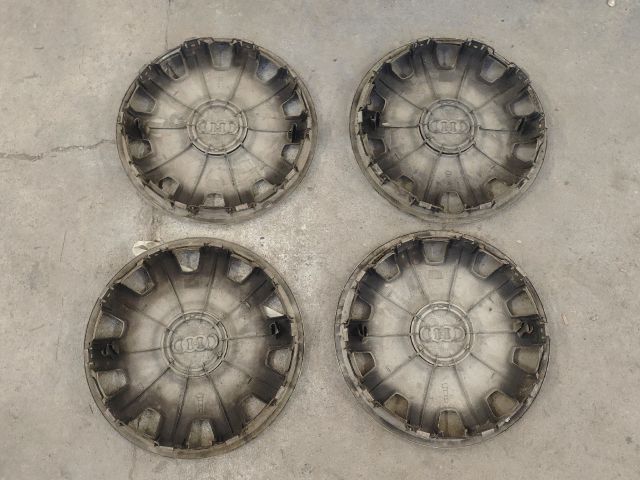 bontott AUDI A4 B7 Dísztárcsa Szett