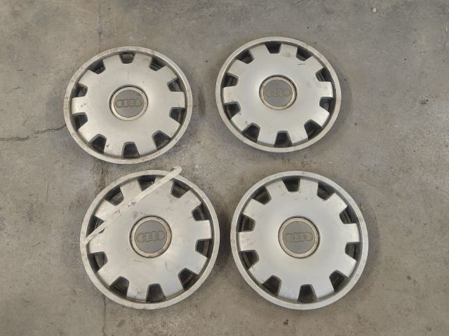 bontott AUDI A4 B7 Dísztárcsa Szett