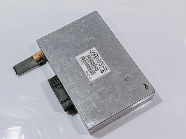 bontott AUDI A4 B7 Elektronika (Magában)