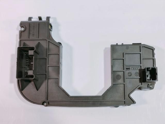 bontott AUDI A4 B7 Elektronika (Magában)