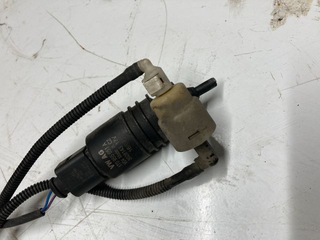 bontott AUDI A4 B7 Első Ablakmosó Szivattyú