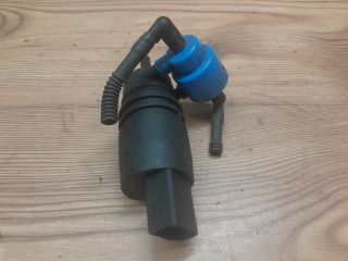 bontott AUDI A4 B7 Első Ablakmosó Szivattyú