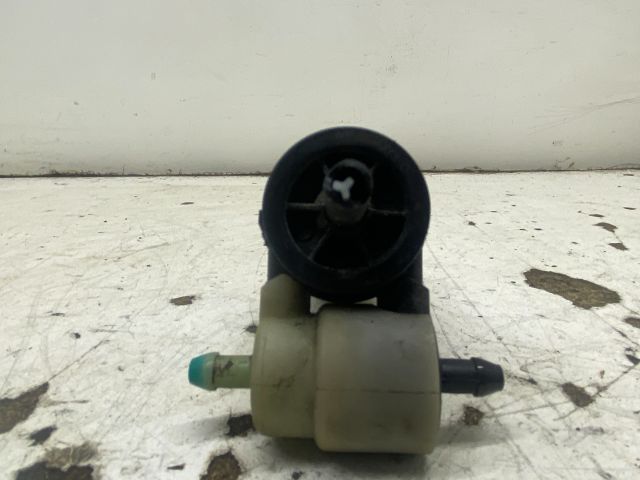 bontott AUDI A4 B7 Első Ablakmosó Szivattyú