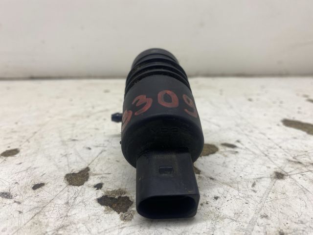 bontott AUDI A4 B7 Első Ablakmosó Szivattyú