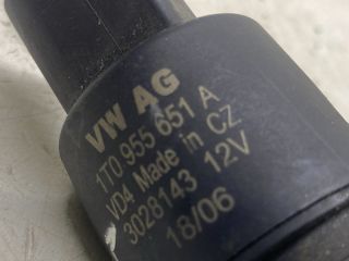 bontott AUDI A4 B7 Első Ablakmosó Szivattyú