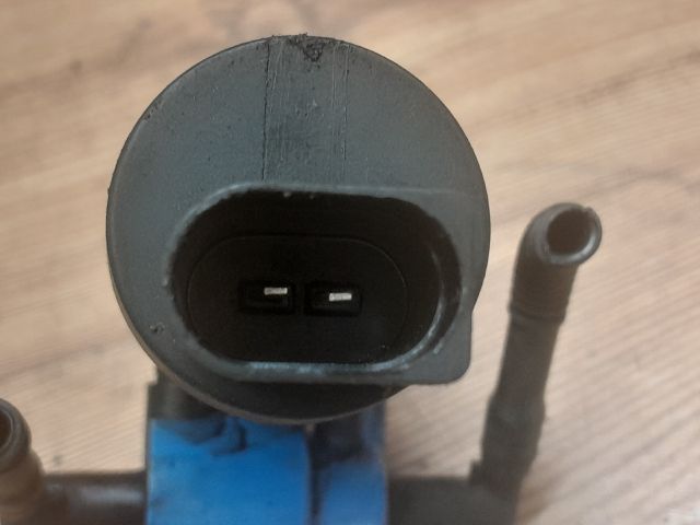 bontott AUDI A4 B7 Első Ablakmosó Szivattyú