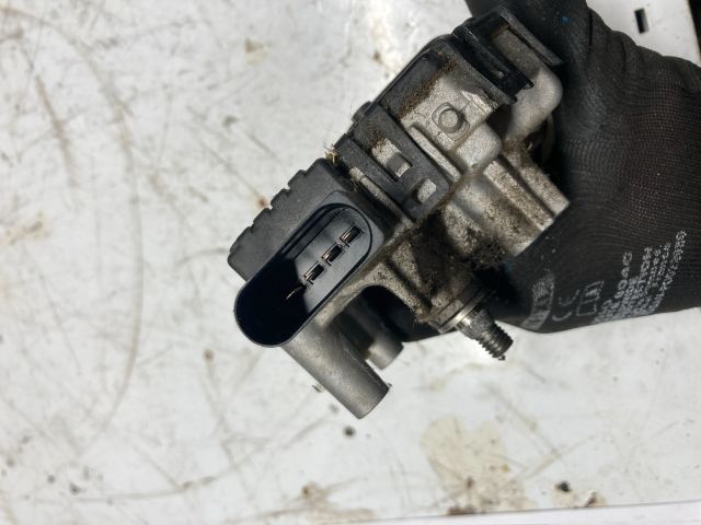 bontott AUDI A4 B7 Első Ablaktörlő Motor