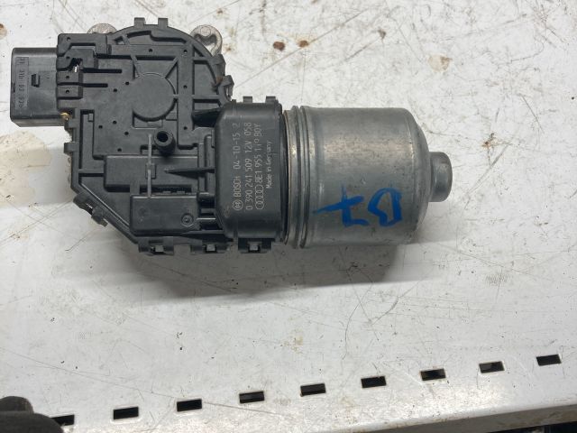 bontott AUDI A4 B7 Első Ablaktörlő Motor