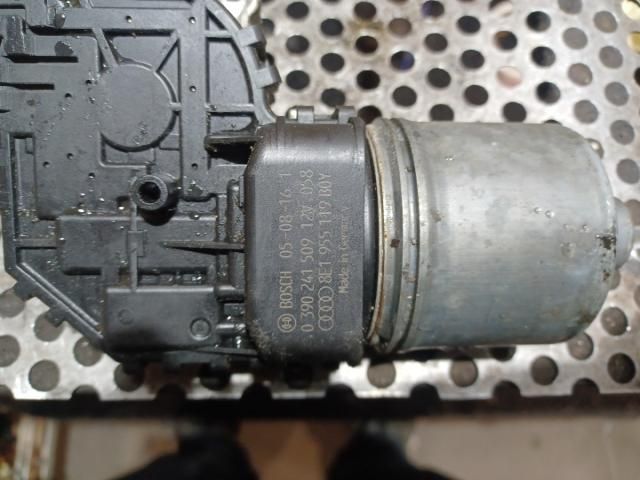 bontott AUDI A4 B7 Első Ablaktörlő Motor