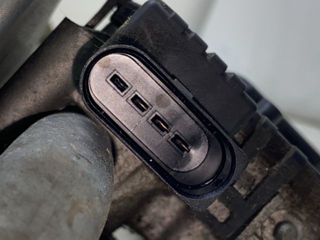 bontott AUDI A4 B7 Első Ablaktörlő Szerkezet Motorral