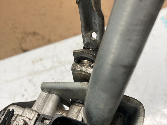 bontott AUDI A4 B7 Első Ablaktörlő Szerkezet Motorral