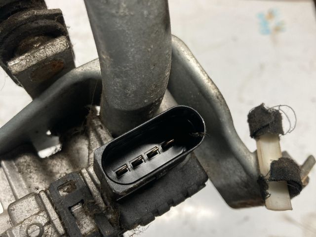 bontott AUDI A4 B7 Első Ablaktörlő Szerkezet Motorral