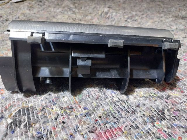 bontott AUDI A4 B7 Első Hamutartó