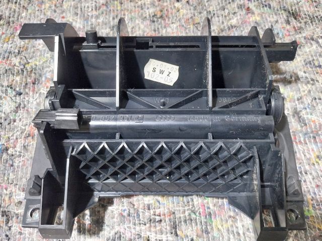 bontott AUDI A4 B7 Első Hamutartó