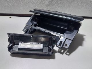 bontott AUDI A4 B7 Első Hamutartó