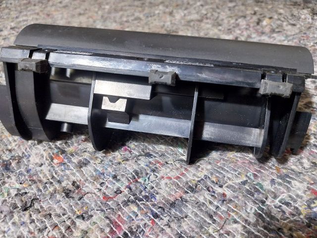 bontott AUDI A4 B7 Első Hamutartó