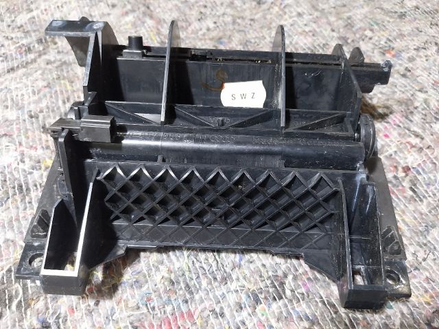 bontott AUDI A4 B7 Első Hamutartó