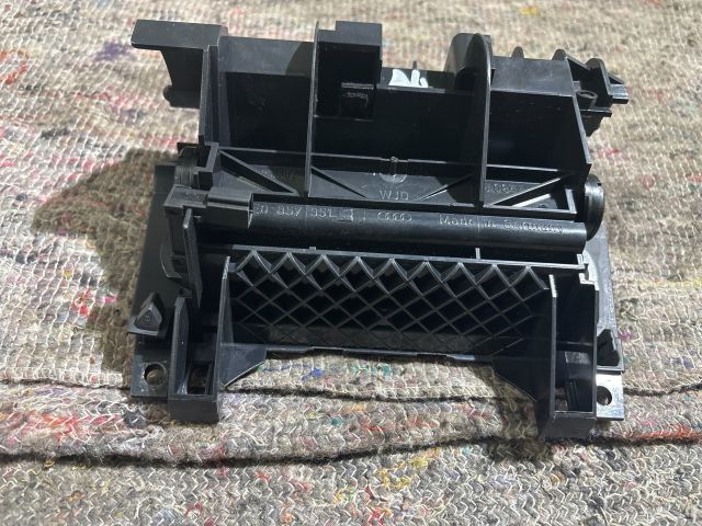 bontott AUDI A4 B7 Első Hamutartó