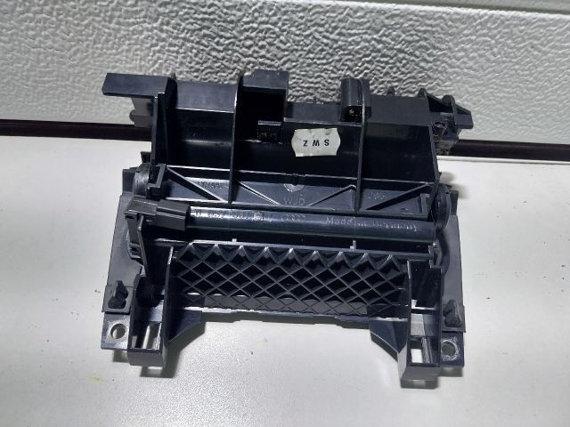 bontott AUDI A4 B7 Első Hamutartó